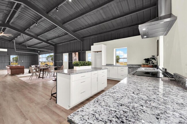 Building Photo - 261 Co Rd 423