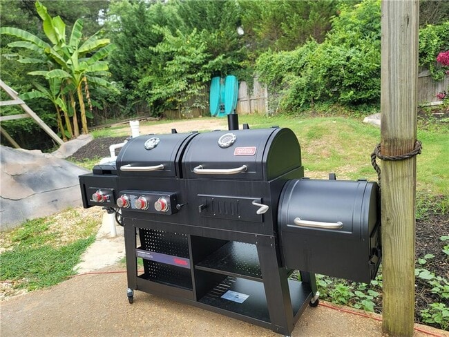 Building Photo - 1679 Rangewood Dr SW