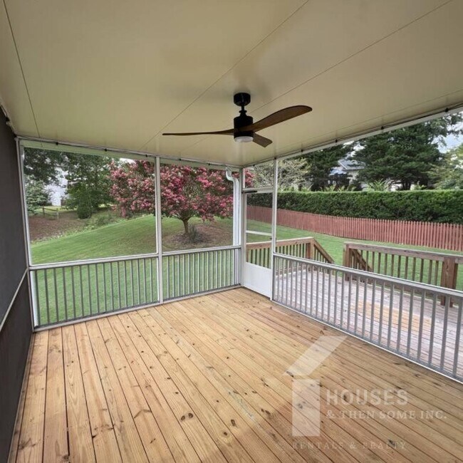 Building Photo - 606 Mattie Ln