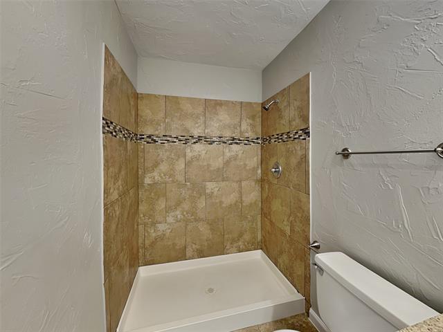 Building Photo - 7512 Parkwood Ln