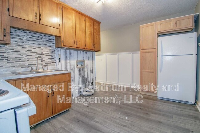 Building Photo - 1100 McDaniel Rd