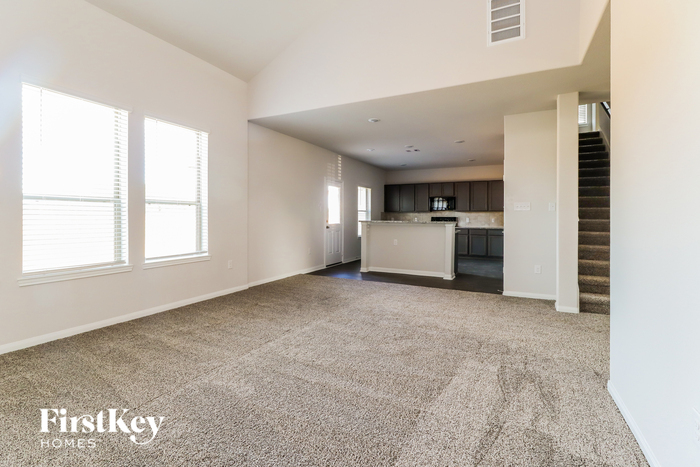 Building Photo - 14705 Country Club Dr