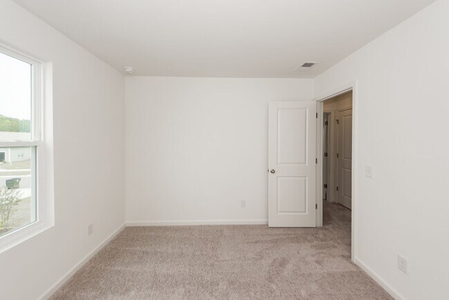 Building Photo - 543 Polaris Wy