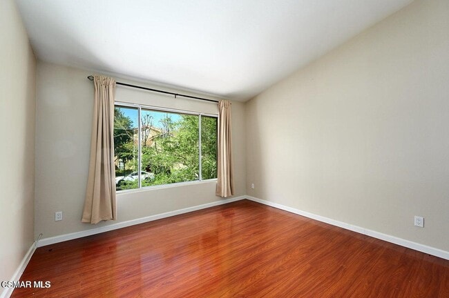 Building Photo - 4827 La Vella Dr
