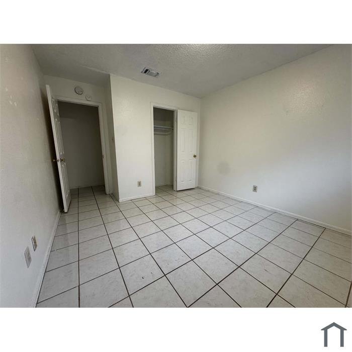 Building Photo - 4822 Aspen View