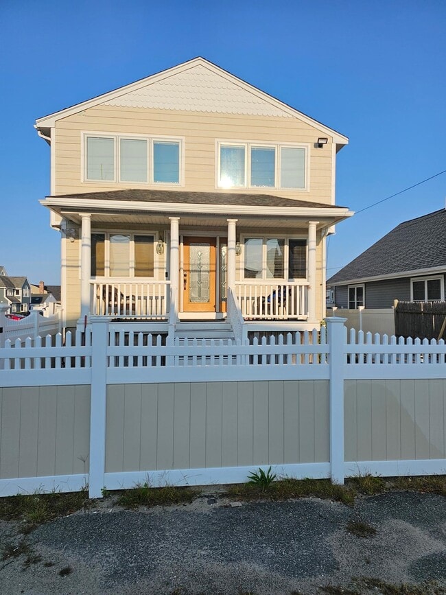 Building Photo - 152 Ocean Dr