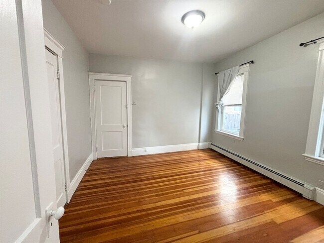 Building Photo - 14 Belknap St