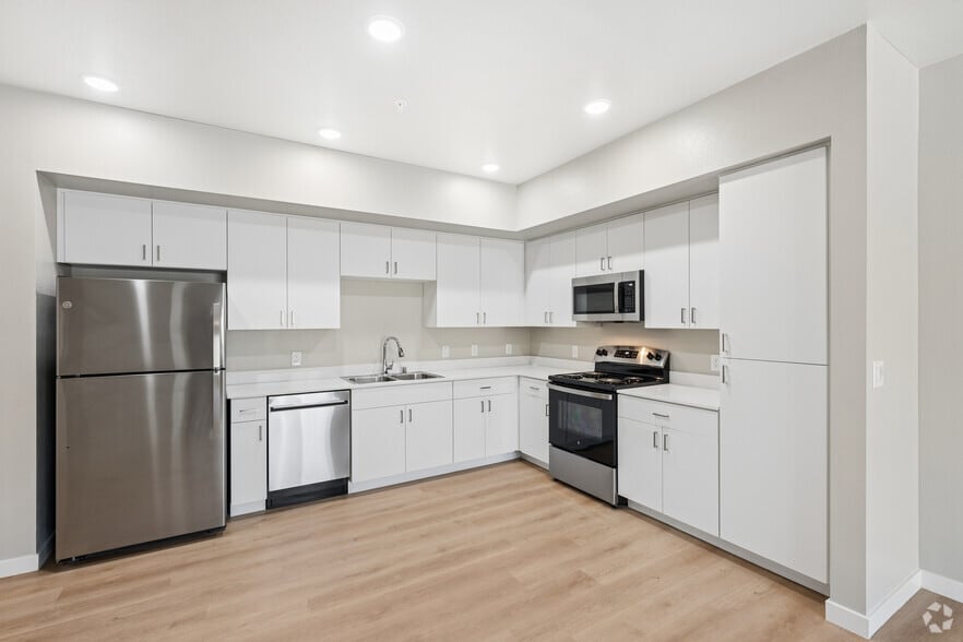 2BR, 1BA - 850SF - Kitchen - McKnight Senior Village IV