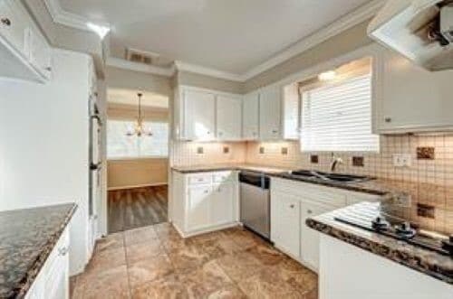 Building Photo - 12415 Nova Dr