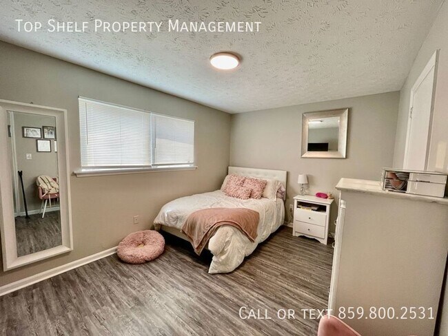 Building Photo - 2 Bedroom Condo Off Alumni!