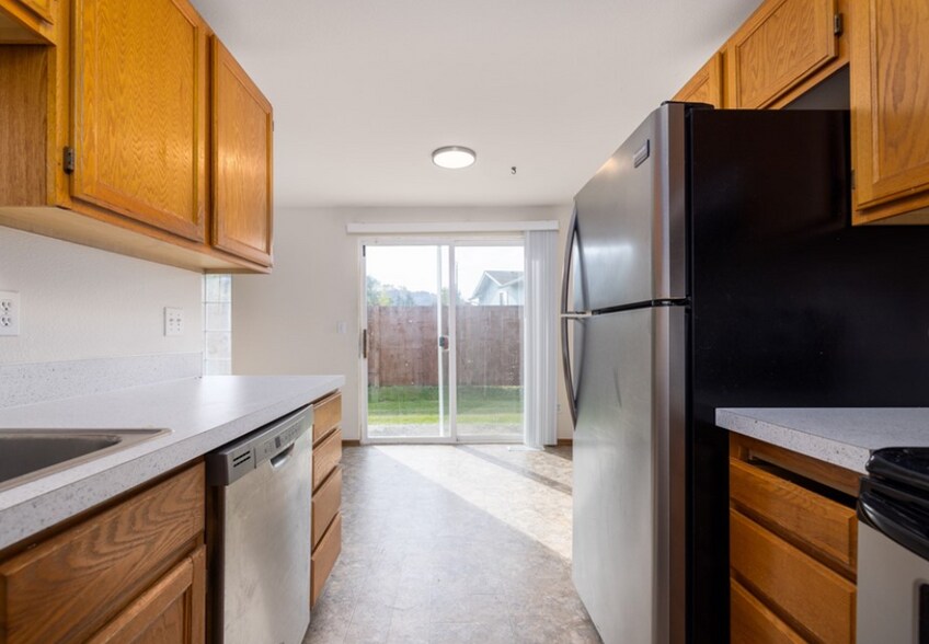 Building Photo - 2306 E Division St