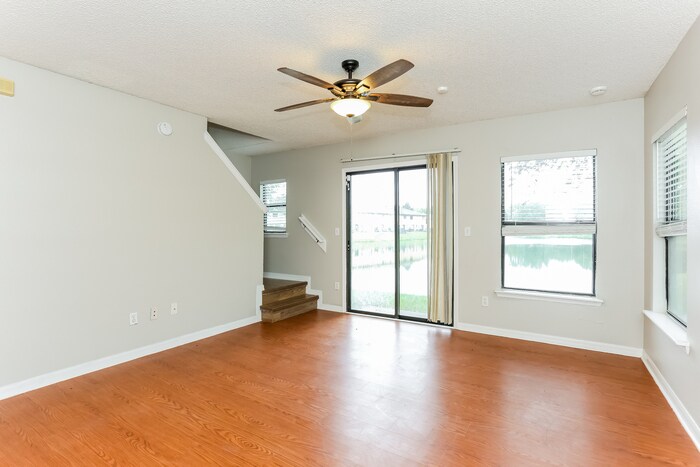 Building Photo - 4652 Playschool Dr