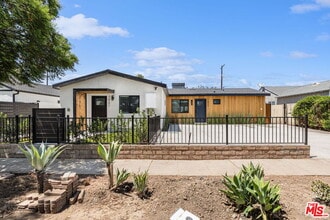 Building Photo - 7933 Zelzah Ave