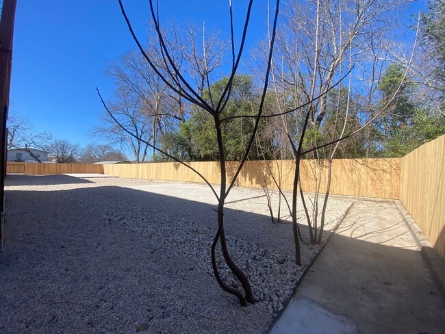 Building Photo - Magnolia Condos- 2 Bed + Study, 3 Bathrooms