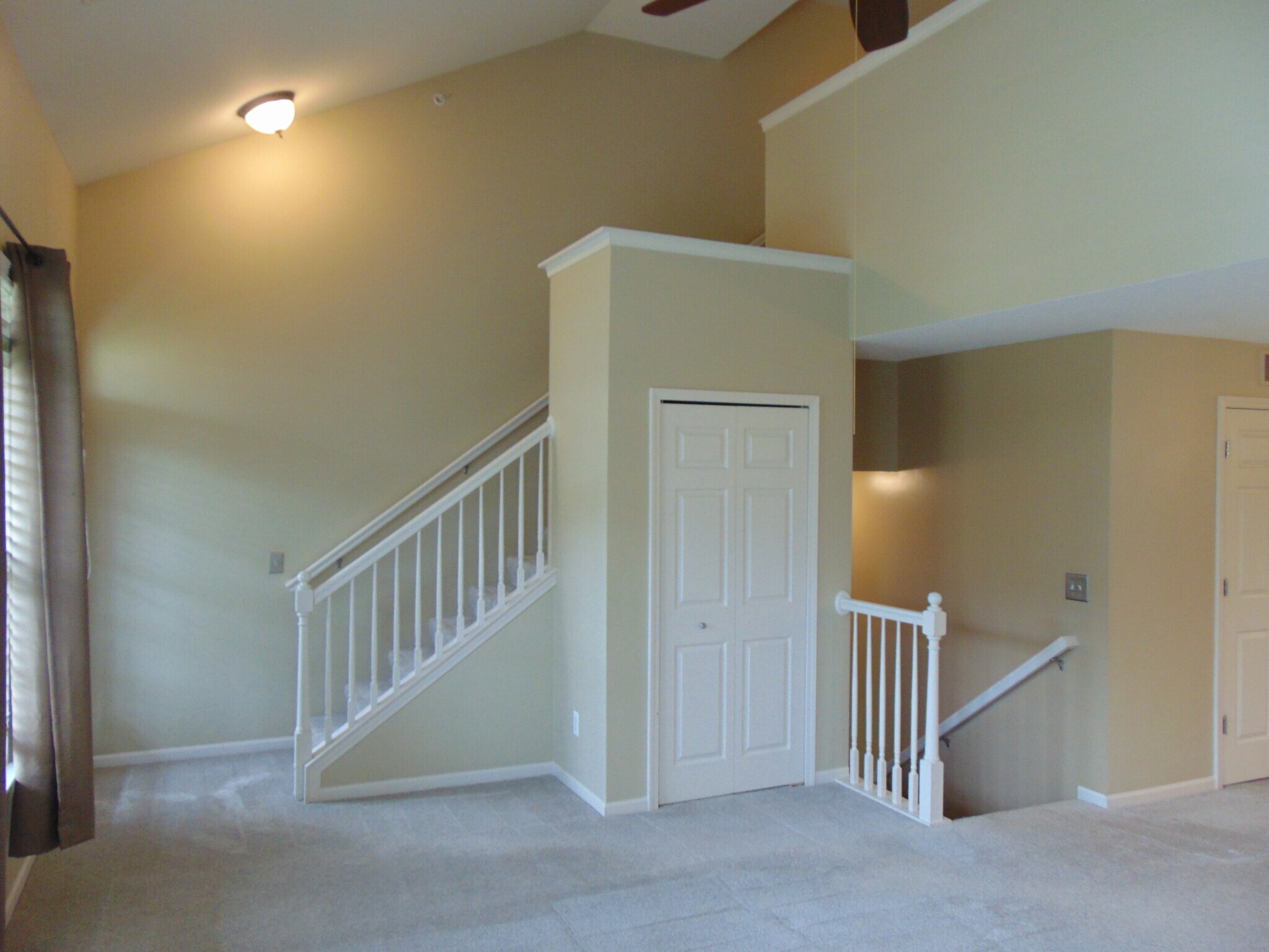 Building Photo - 129 E Bay Dr