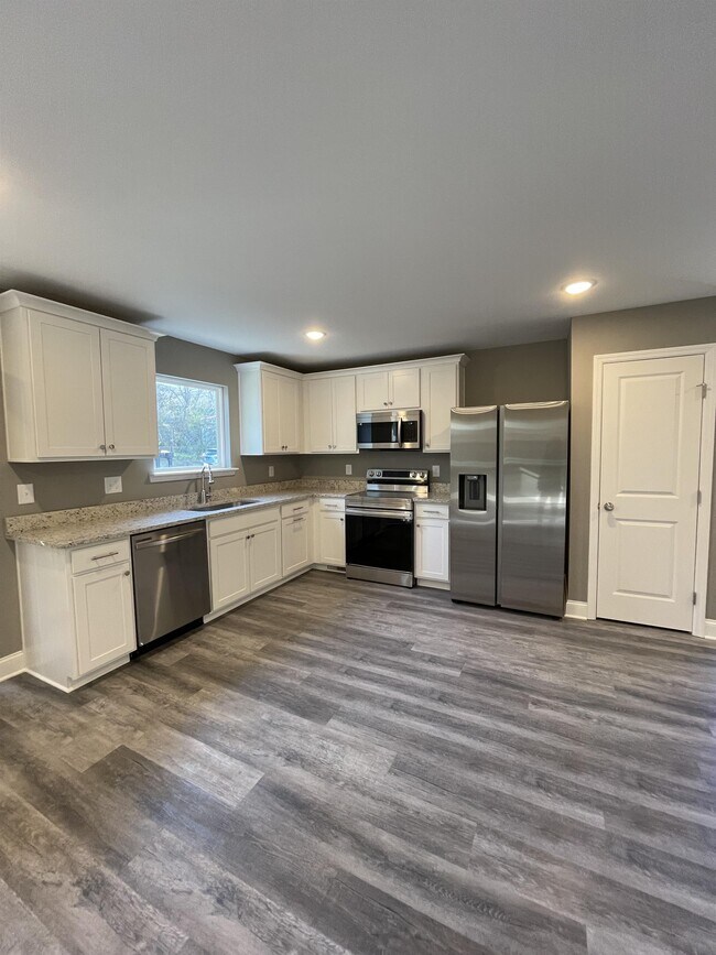 Building Photo - 2425 13th Ave