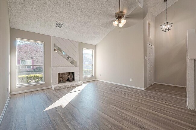 Building Photo - 9393 Westwood Village Dr