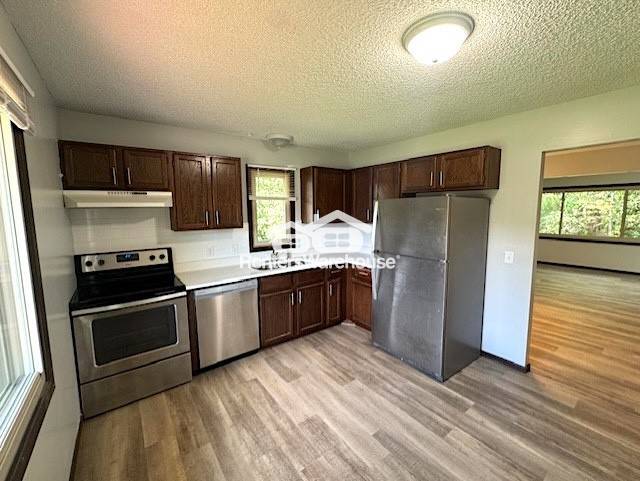 Building Photo - 2550 Teakwood Ln N