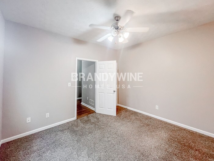 Building Photo - 215 Prince Edward Way