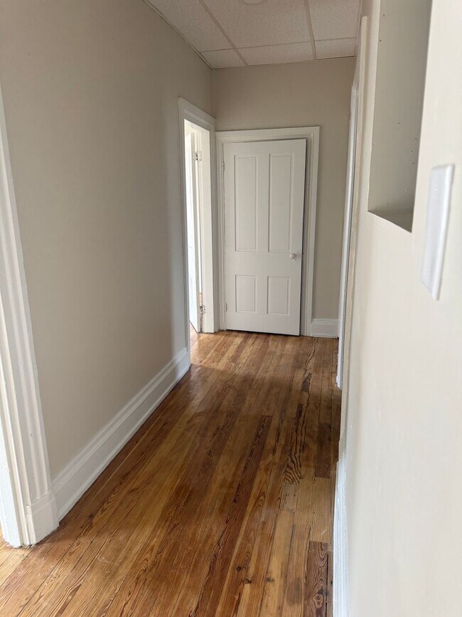 Building Photo - 32 W High St