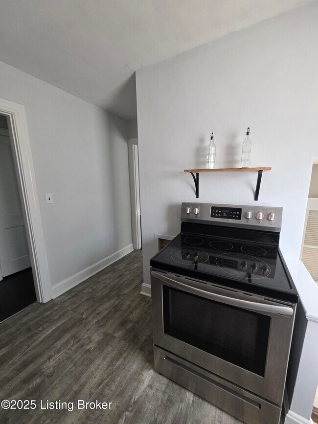 Building Photo - 4320 Norbourne Blvd