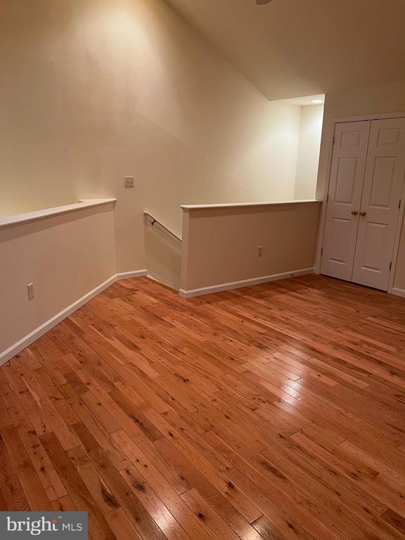 Building Photo - 2037 Powell Dr