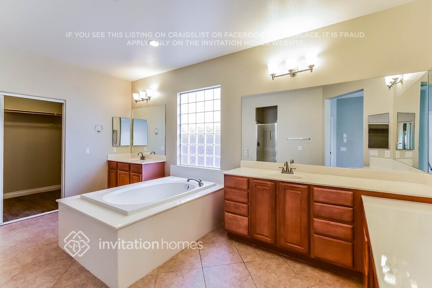 Building Photo - 7008 Puetollano Dr