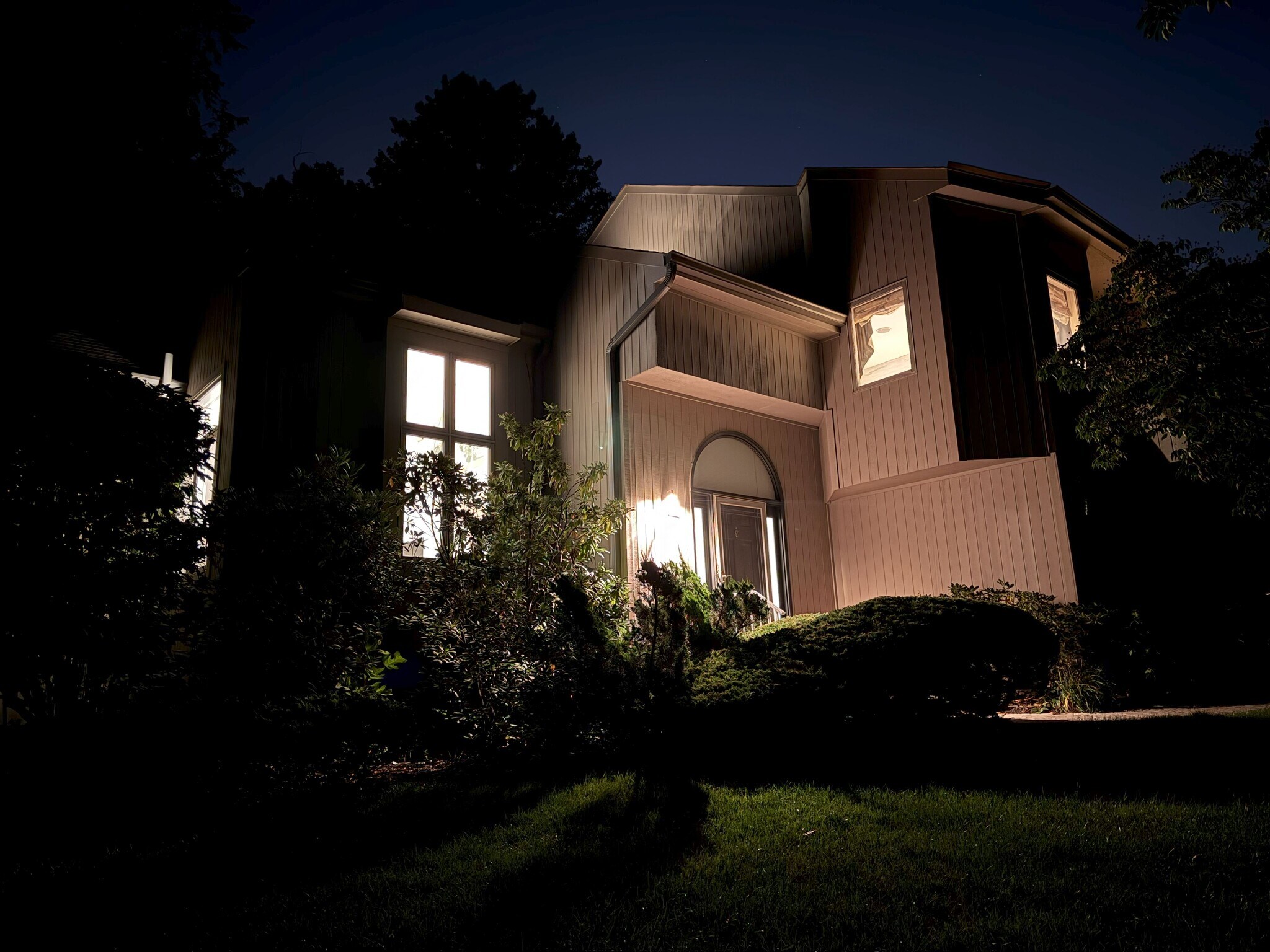 Building Photo - 38 Robinhood Dr
