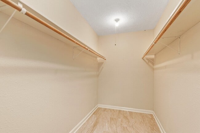 Building Photo - 4906 Green Willow Ln