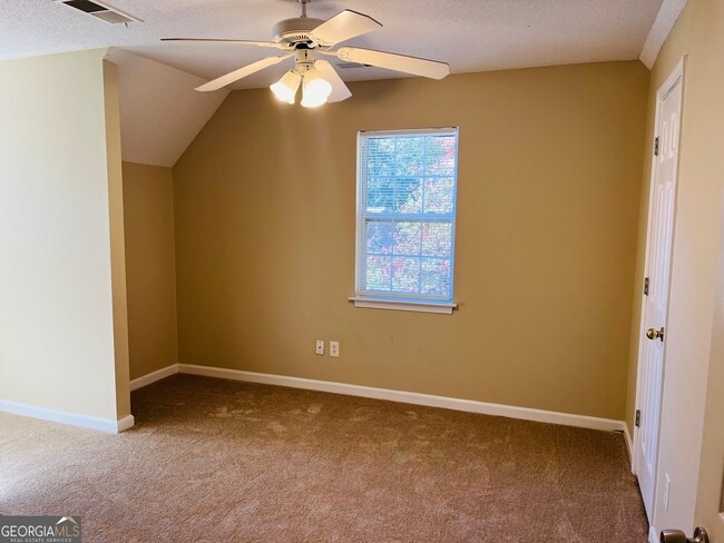 Building Photo - 129 Lost Lake Dr