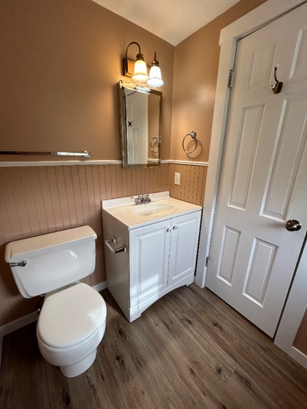 Building Photo - 2700 Carmel Dr