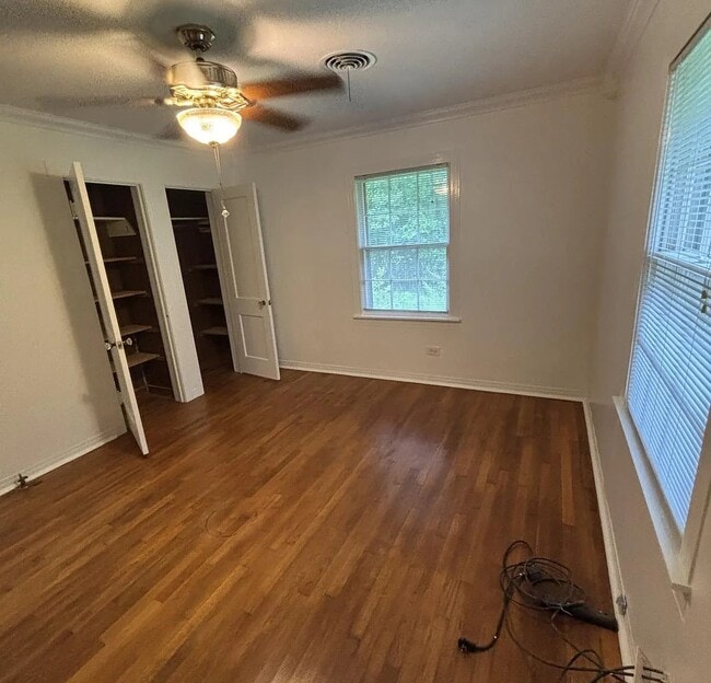 Building Photo - 1705 Lotus Ln