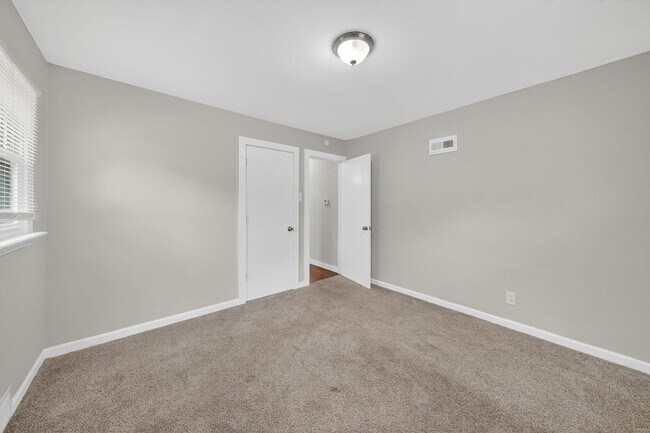 Building Photo - 5638 Helen Ave