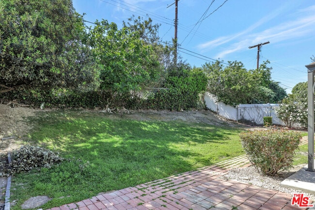 Building Photo - 6421 Franrivers Ave