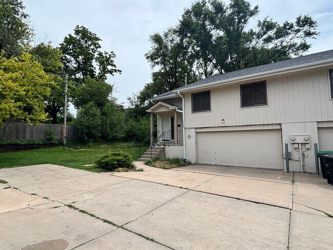 Building Photo - 2135 S 46th Ave