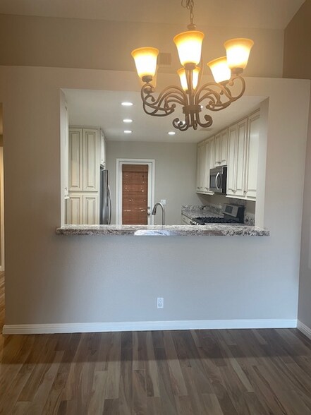 Building Photo - 153 Falls Ct