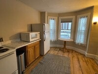 Building Photo - 46 Dummer St