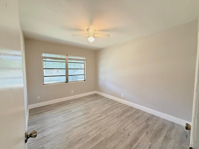 Building Photo - 809 2nd St