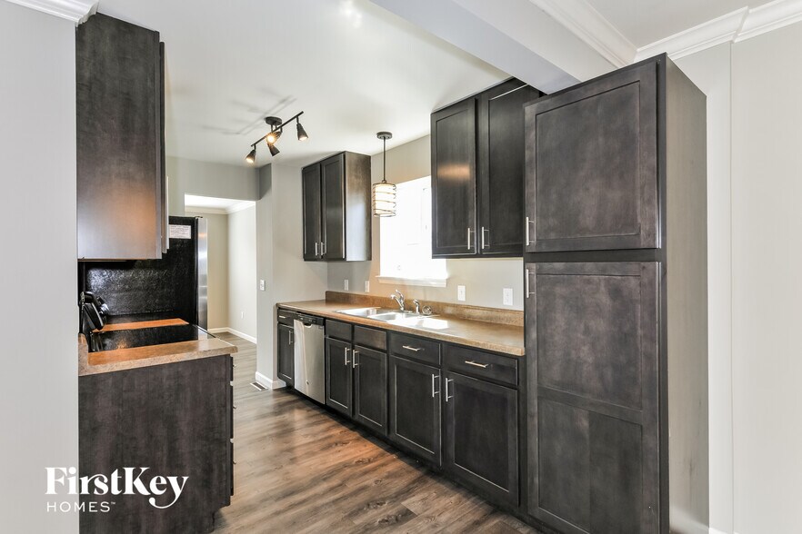 Building Photo - 1007 Carpathian Dr