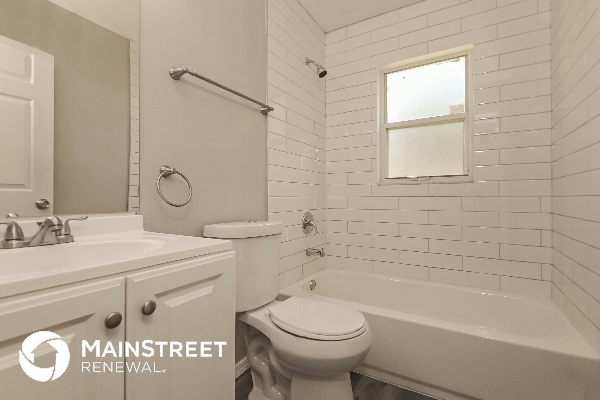 Building Photo - 3222 6th Ave W