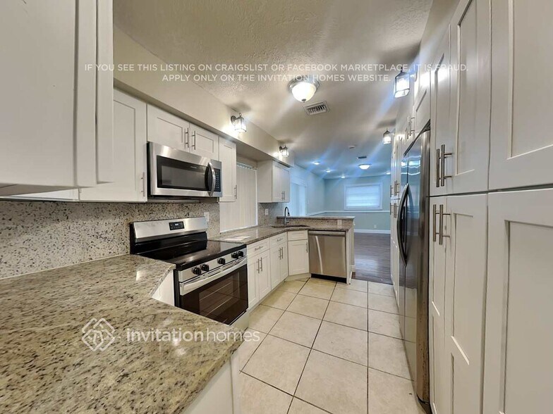 Building Photo - 7521 NW 13th Ct