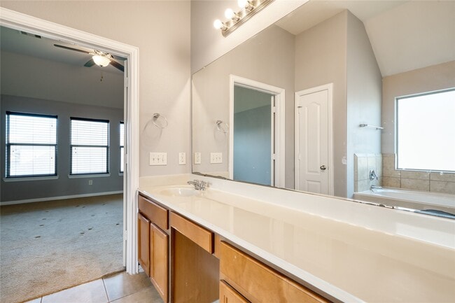 Building Photo - 4818 Seabird St