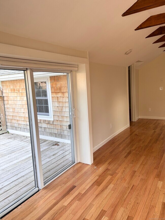 Building Photo - 6-5 5th St