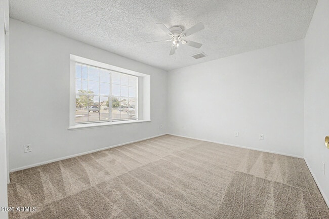 Building Photo - 10719 W Vista Ave