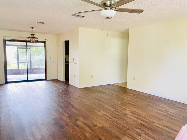 Building Photo - Impressive 3/2 Home in Peaceful Pine Run