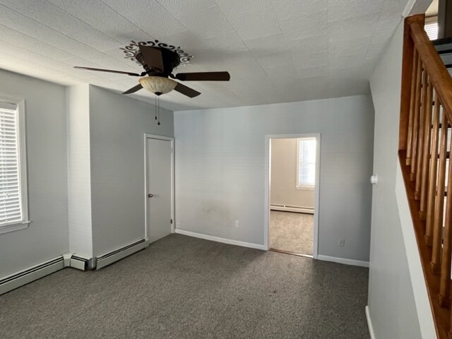 Building Photo - 388 Snell St