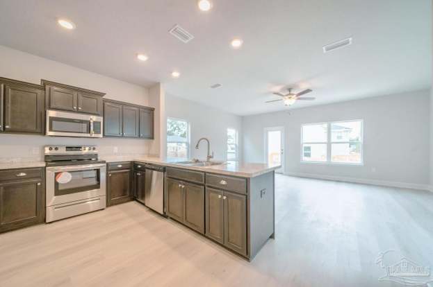 Building Photo - 395 Hilburn Ln