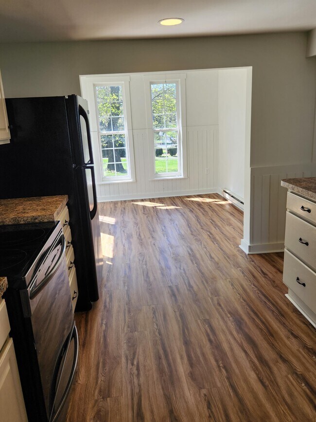 Building Photo - 53 Liberty Ln