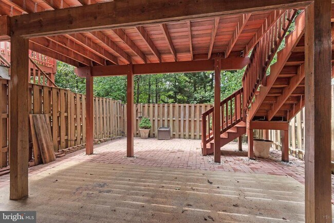 Building Photo - 46613 Silhouette Square