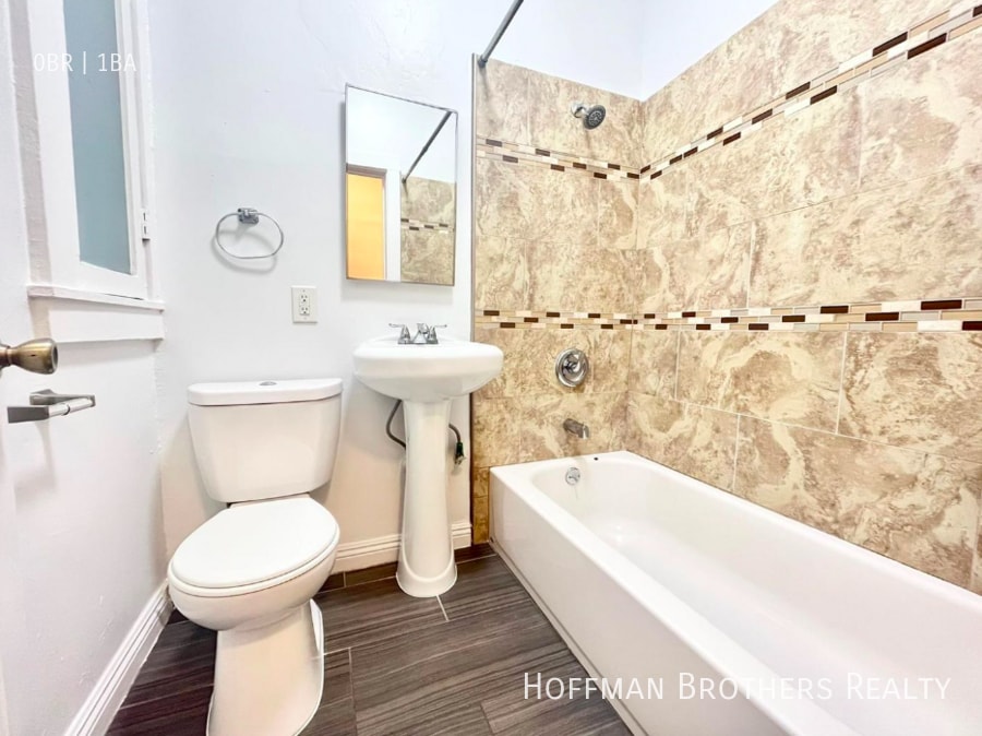 Building Photo - 2749 San Marino St